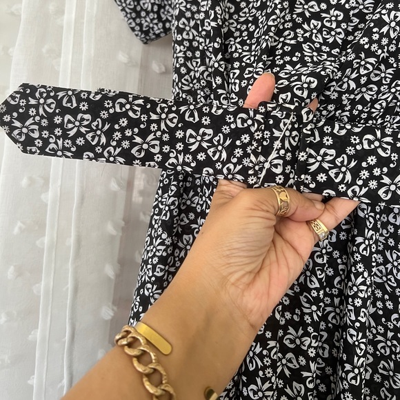 Vintage floral print midi dress with matching belt - Picture 4 of 7